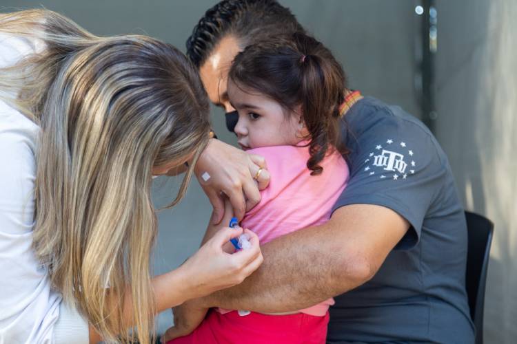 Vacinação Infantil : SP Orienta Pais a  Atualizar Cadernetas